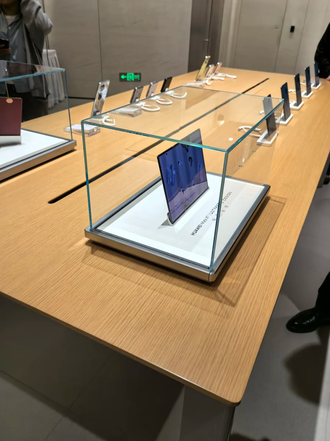 Glass Collectible Display Case حالة العرض الزجاجية القابلة للتحصيل (6)