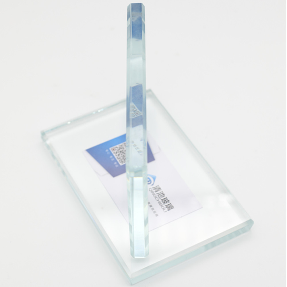 Low Iron Glass زجاج منخفض الحديد