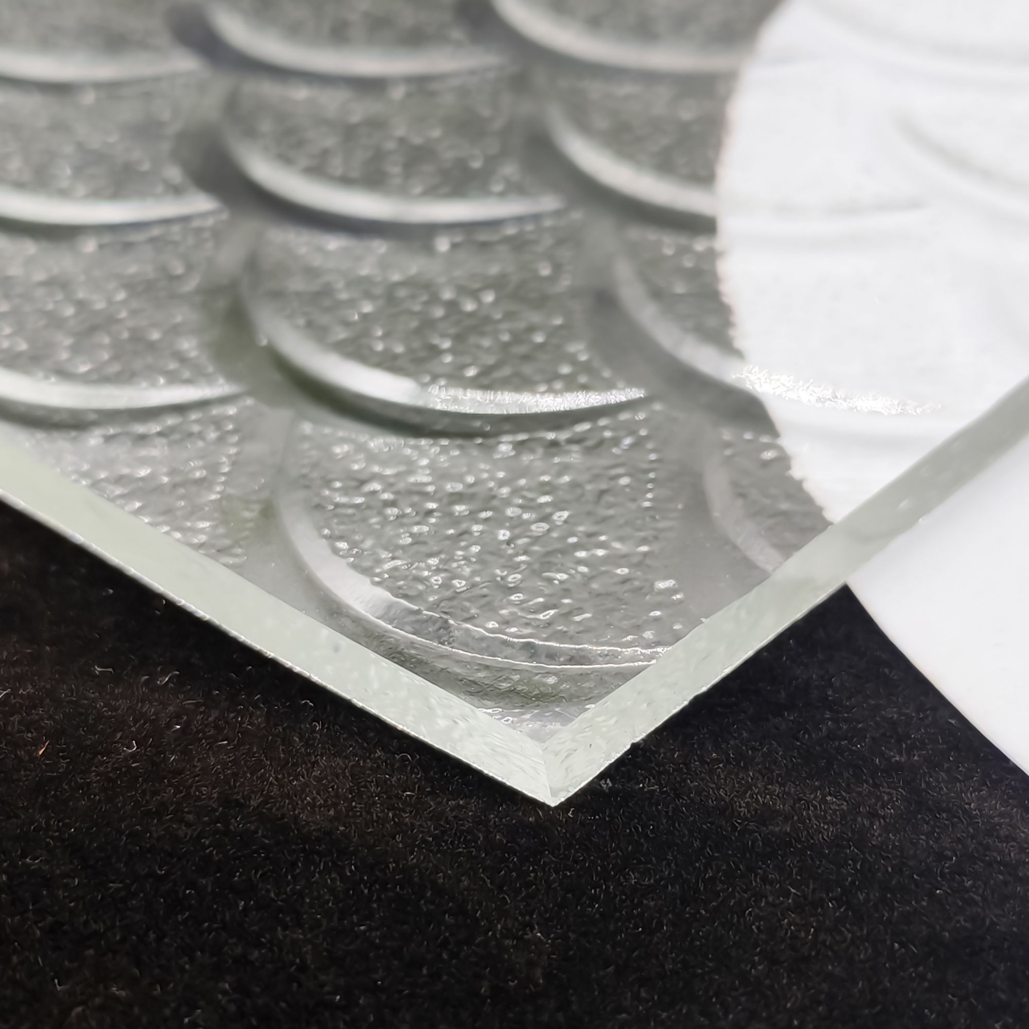 Obscure Glass زجاج غامض (5)