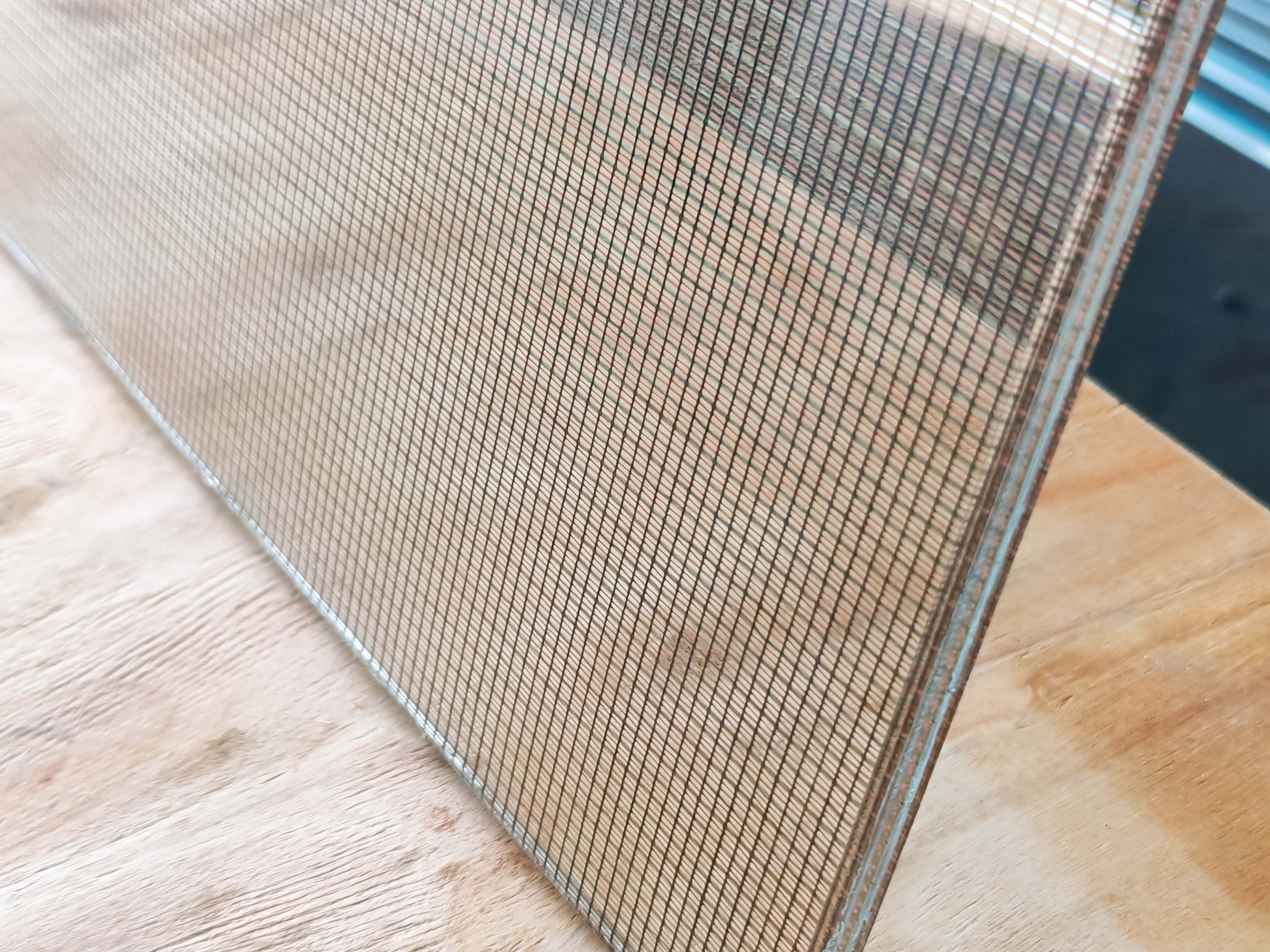 Silk Interlayer Laminated Glass زجاج مصفح بطبقات الحرير (2)
