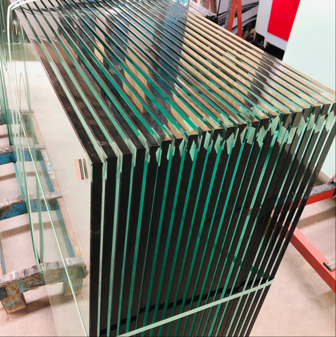 العملاء الكونغوليون زاروا TopoGlass (3) 