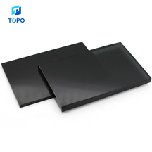 زجاج ملون باللون الأسود